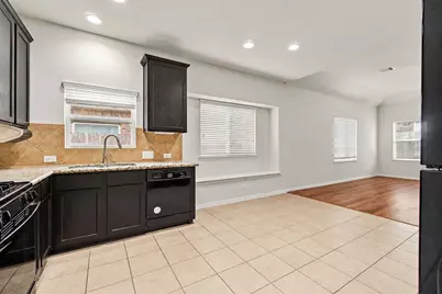 2209 Maple Point Drive N, Conroe, TX 77301 - Photo 11
