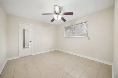 11834 S Fairhollow Lane, Houston, TX 77043 - Photo 9