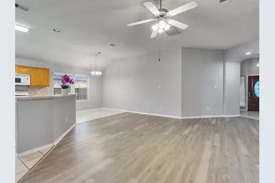 218 Silverbrook Lane, Dickinson, TX 77539 - Photo 11