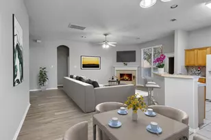 218 Silverbrook Ln, Dickinson, TX 77539 - Photo 5