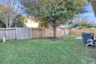 218 Silverbrook Ln, Dickinson, TX 77539 - Photo 31