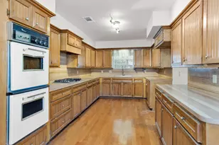 10 Brewster St, Conroe, TX 77301 - Photo 11