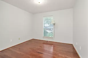 10 Brewster St, Conroe, TX 77301 - Photo 17