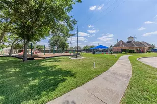 17106 Summer Hollow Dr, Sugar Land, TX 77498 - Photo 33