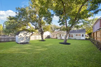 5122 Locust Street, Bellaire, TX 77401 - Photo 13