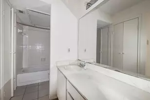 7900 N Stadium Dr, Houston, TX 77030 - Photo 3