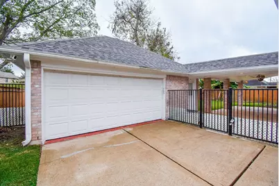 51 Rivercoach Lane, Sugar Land, TX 77479 - Photo 3