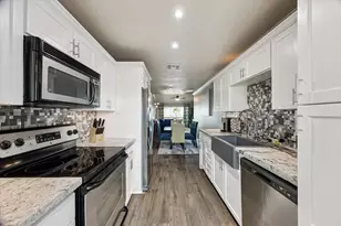 7000 Seawall Blvd, Galveston, TX 77551 - Photo 13