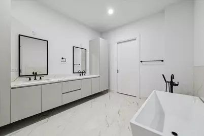 1711 Allen Parkway #2402, Houston, TX 77019 - Photo 17