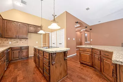 7 Windridge Place, The Woodlands, TX 77381 - Photo 27