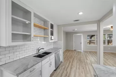 7019 Sur Court, Houston, TX 77033 - Photo 11