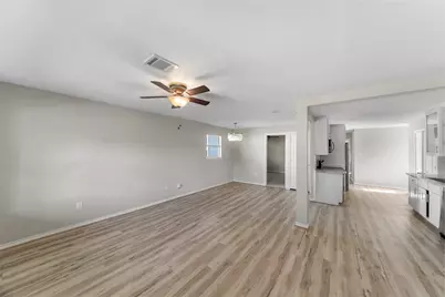 7019 Sur Court, Houston, TX 77033 - Photo 9