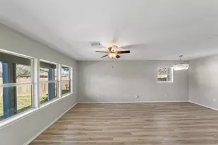 7019 Sur Ct, Houston, TX 77033 - Photo 7