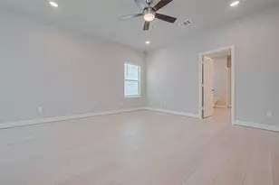 8917 Grovner Pl, Houston, TX 77055 - Photo 19