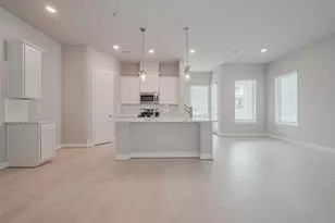 8917 Grovner Pl, Houston, TX 77055 - Photo 5