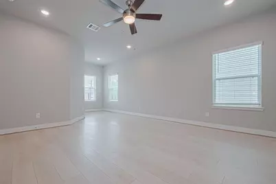 8917 Grovner Place, Houston, TX 77055 - Photo 17