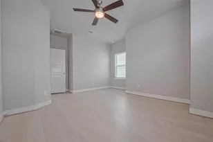 8917 Grovner Pl, Houston, TX 77055 - Photo 35