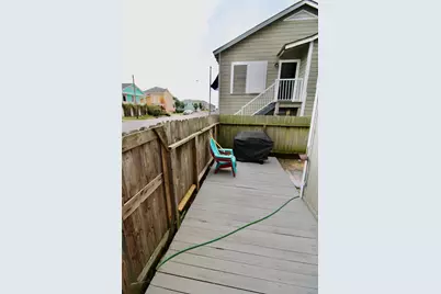 901 Broadway #down, Galveston, TX 77550 - Photo 3