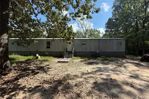 892 Hanks St, Trinity, TX 75862 - Photo 1