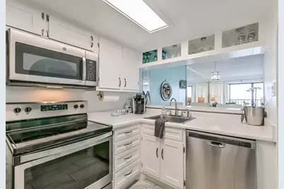 7310 Seawall Boulevard #404, Galveston, TX 77551 - Photo 5