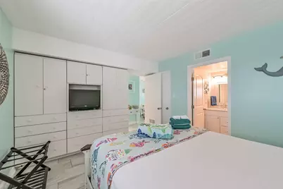 7310 Seawall Boulevard #404, Galveston, TX 77551 - Photo 11