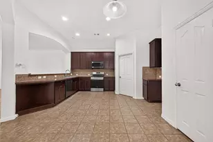311 Volute Dr, Rosharon, TX 77583 - Photo 9