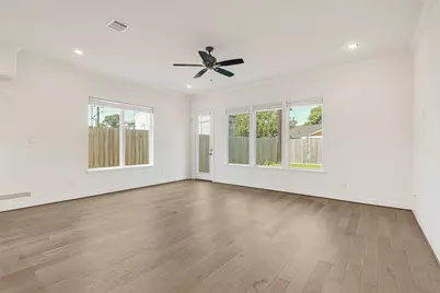 1119 Lawrence Street, Houston, TX 77008 - Photo 7
