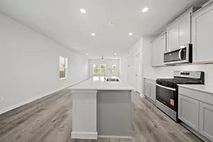 380 Long Br Dr, Dayton, TX 77535 - Photo 5
