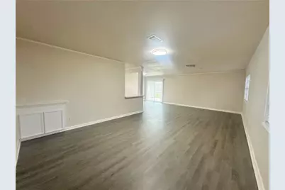 130 Bay Ridge Drive, Baytown, TX 77523 - Photo 5