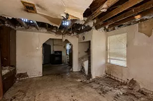 2417 Crittenden St, Houston, TX 77026 - Photo 9