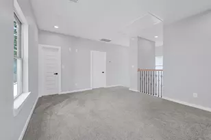 90 Burres St, Houston, TX 77022 - Photo 23