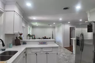 5714 Nina Lee Ln, Houston, TX 77092 - Photo 9