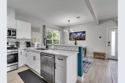 819 E 40th Street #A/B, Houston, TX 77022 - Photo 7