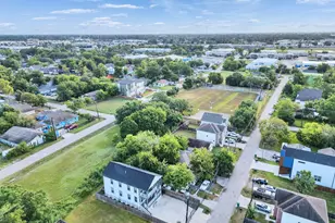 819 E 40th St, Houston, TX 77022 - Photo 17