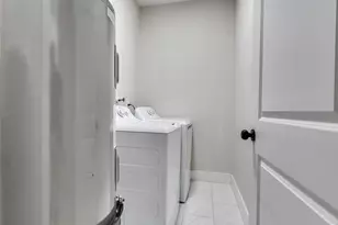 819 E 40th St, Houston, TX 77022 - Photo 33