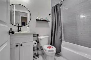 819 E 40th St, Houston, TX 77022 - Photo 15