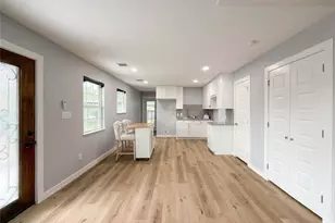 7812 Appleton St, Houston, TX 77022 - Photo 7