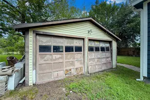 7812 Appleton St, Houston, TX 77022 - Photo 23