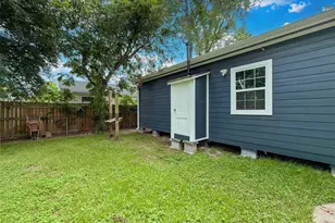 7812 Appleton St, Houston, TX 77022 - Photo 25