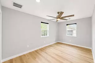 7812 Appleton St, Houston, TX 77022 - Photo 15