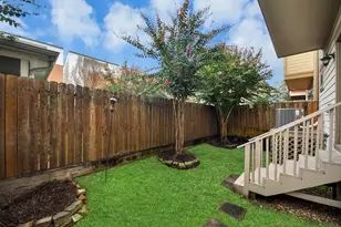 1617 W 23rd St, Houston, TX 77008 - Photo 3