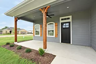 101 Callie St, Smithville, TX 78957 - Photo 3