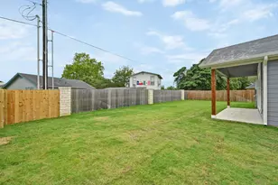 101 Callie St, Smithville, TX 78957 - Photo 3