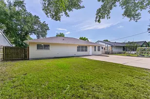 117 Dallas St, Angleton, TX 77515 - Photo 7