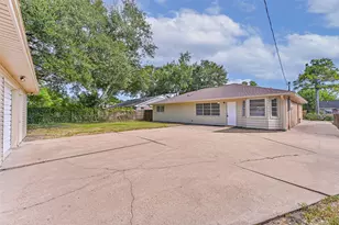 117 Dallas St, Angleton, TX 77515 - Photo 5