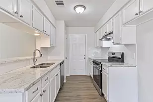 117 Dallas St, Angleton, TX 77515 - Photo 17