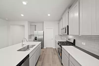 1109 Avenue M, Bay City, TX 77414 - Photo 9