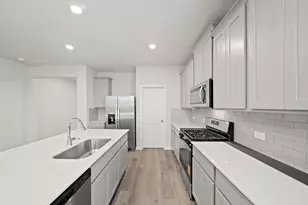 1109 Avenue M, Bay City, TX 77414 - Photo 9