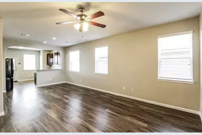 10323 Leafy Autumn Path, Houston, TX 77044 - Photo 7