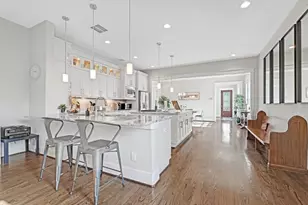 402 W 28th St, Houston, TX 77008 - Photo 1